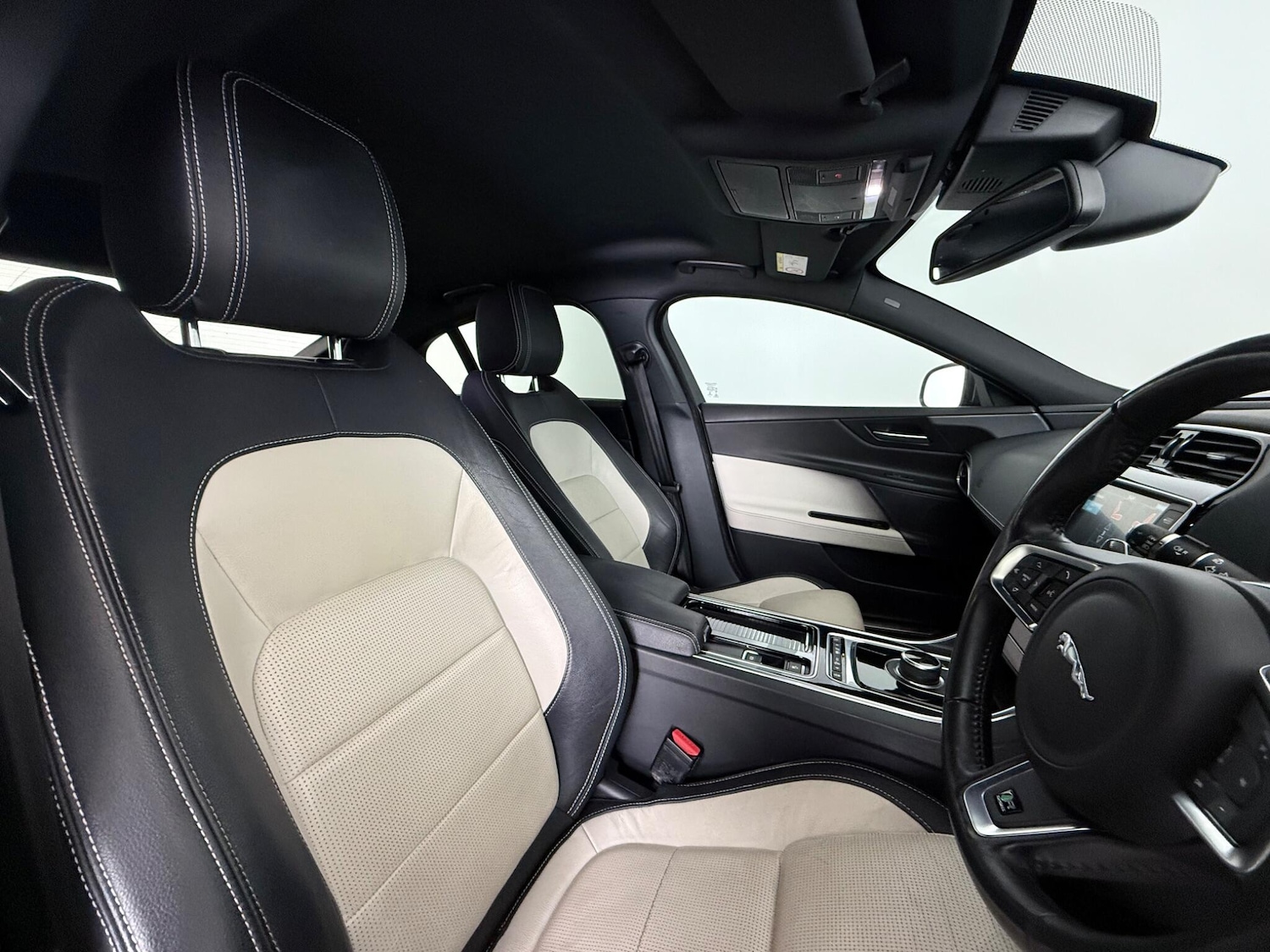 Used Jaguar XE 2018 for sale - 77831667: Photo 11