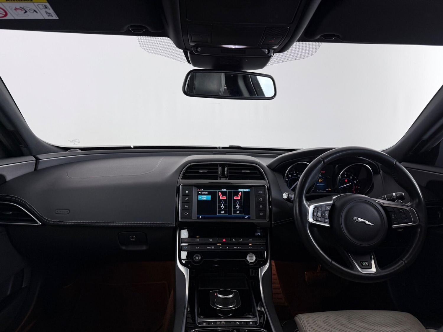 Used Jaguar XE 2018 for sale - 77831667: Photo 16