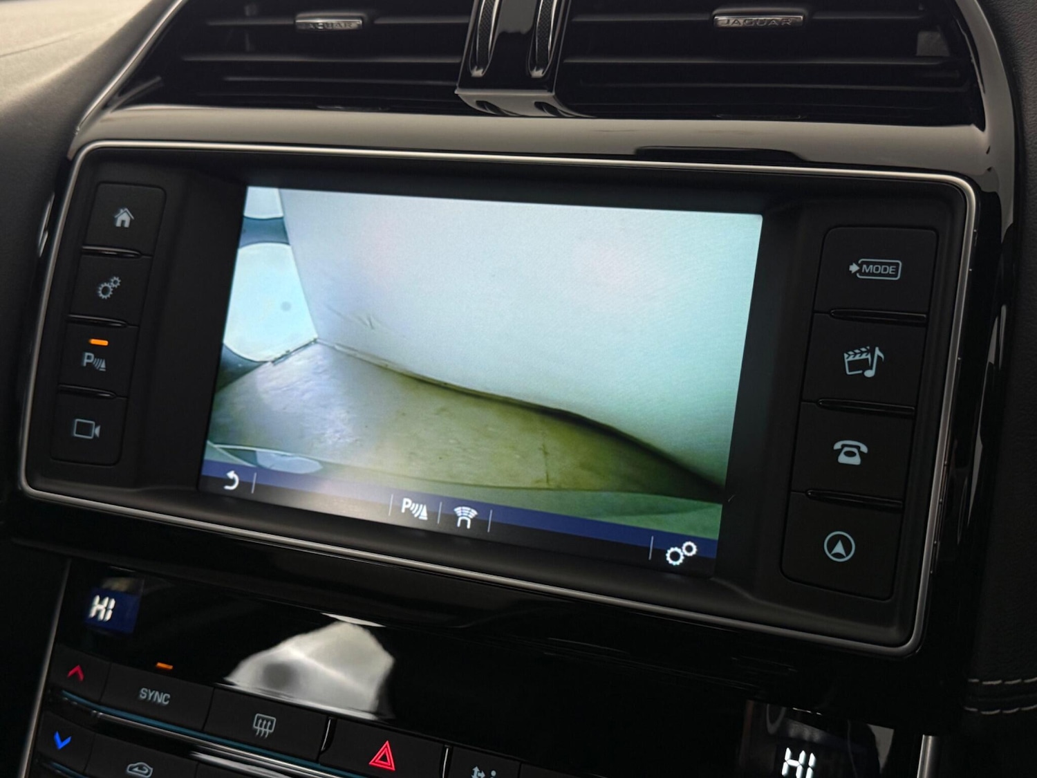 Used Jaguar XE 2018 for sale - 77831667: Photo 28