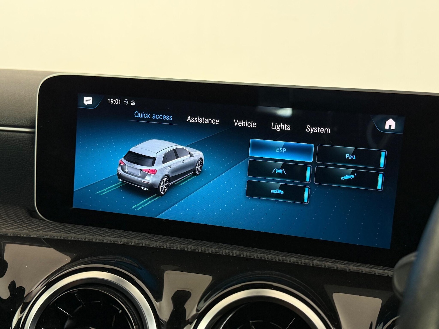 Used Mercedes-Benz A-Class 2019 for sale - 77246201: Photo 28