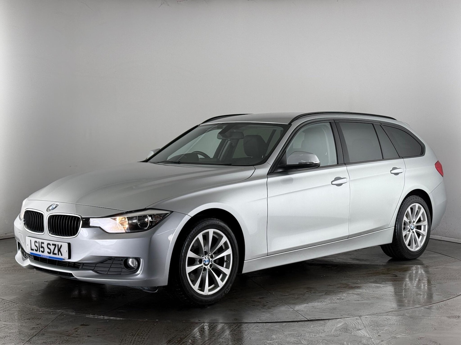 Used BMW 3 Series 2015 for sale - 77246745: Photo 3