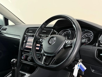Used Volkswagen Golf 2019 for sale - 78797375: Photo