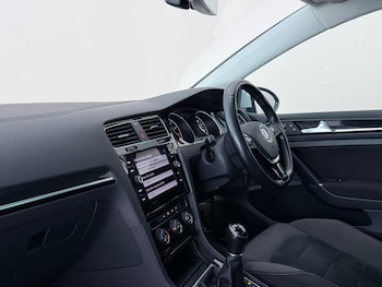 Used Volkswagen Golf 2019 for sale - 78797375: Photo