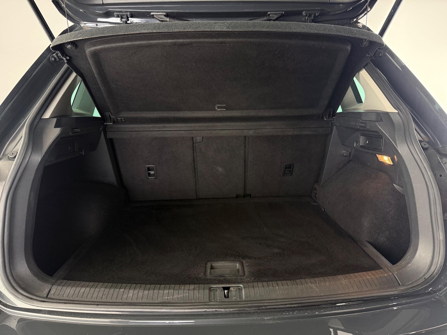 Used Volkswagen Tiguan 2018 for sale - 76468250: Photo 10