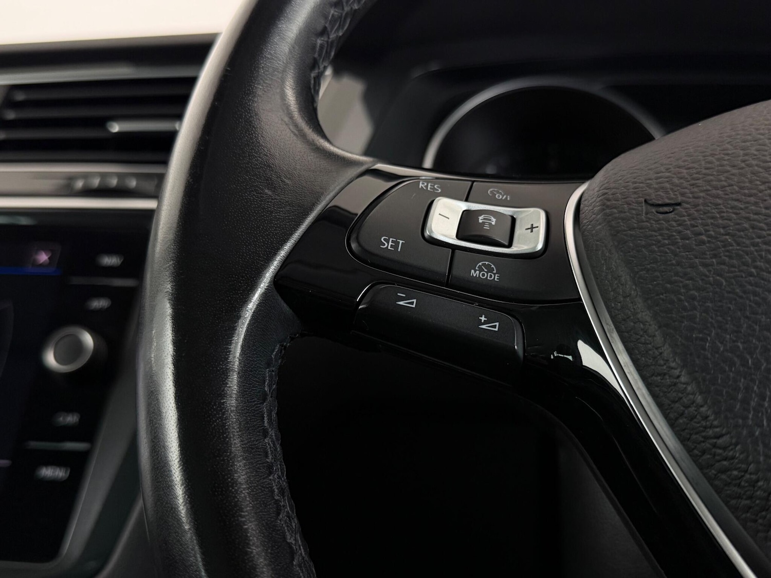 Used Volkswagen Tiguan 2018 for sale - 76468250: Photo 23