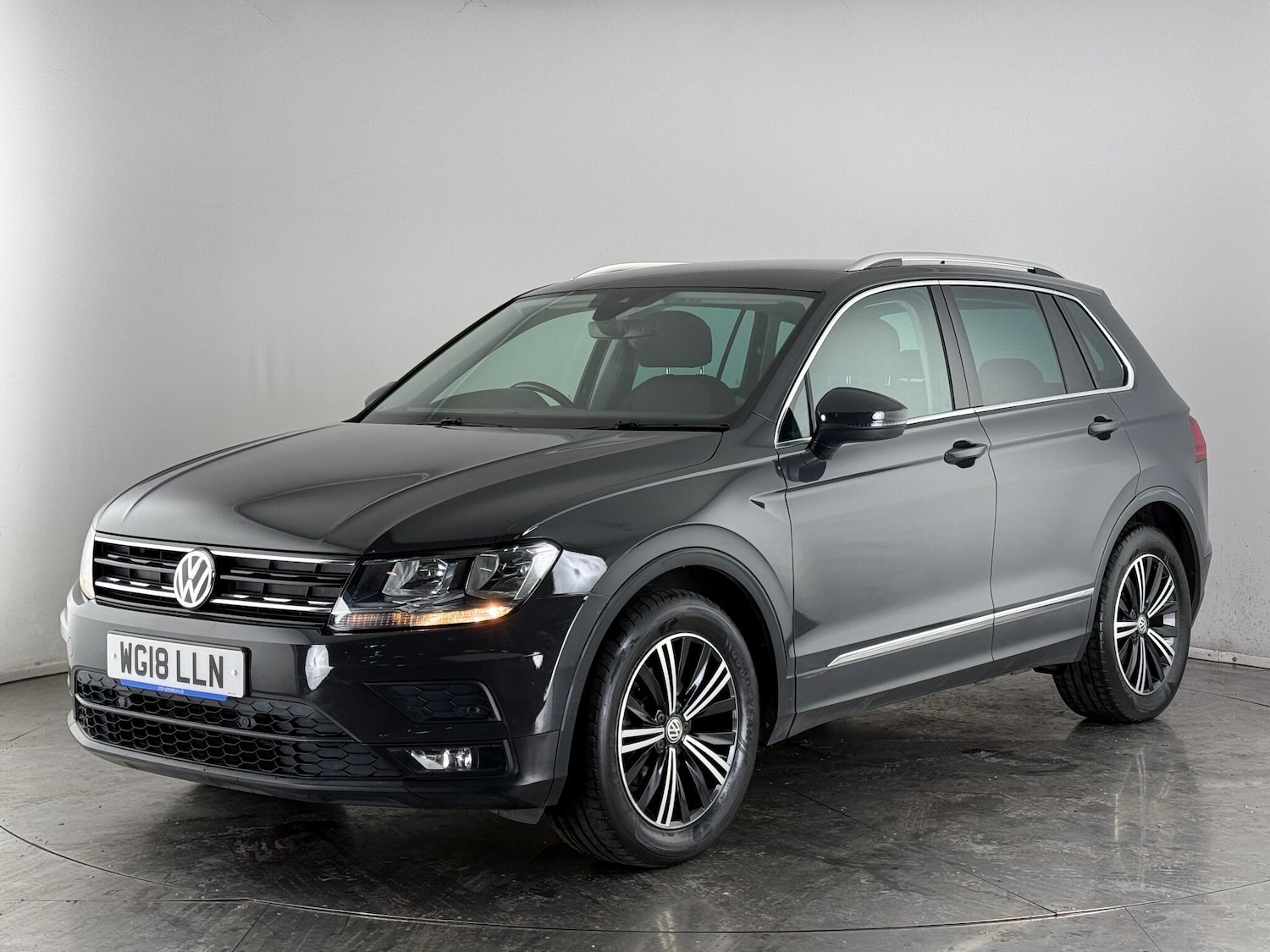 Used Volkswagen Tiguan 2018 for sale - 76468250: Photo 3