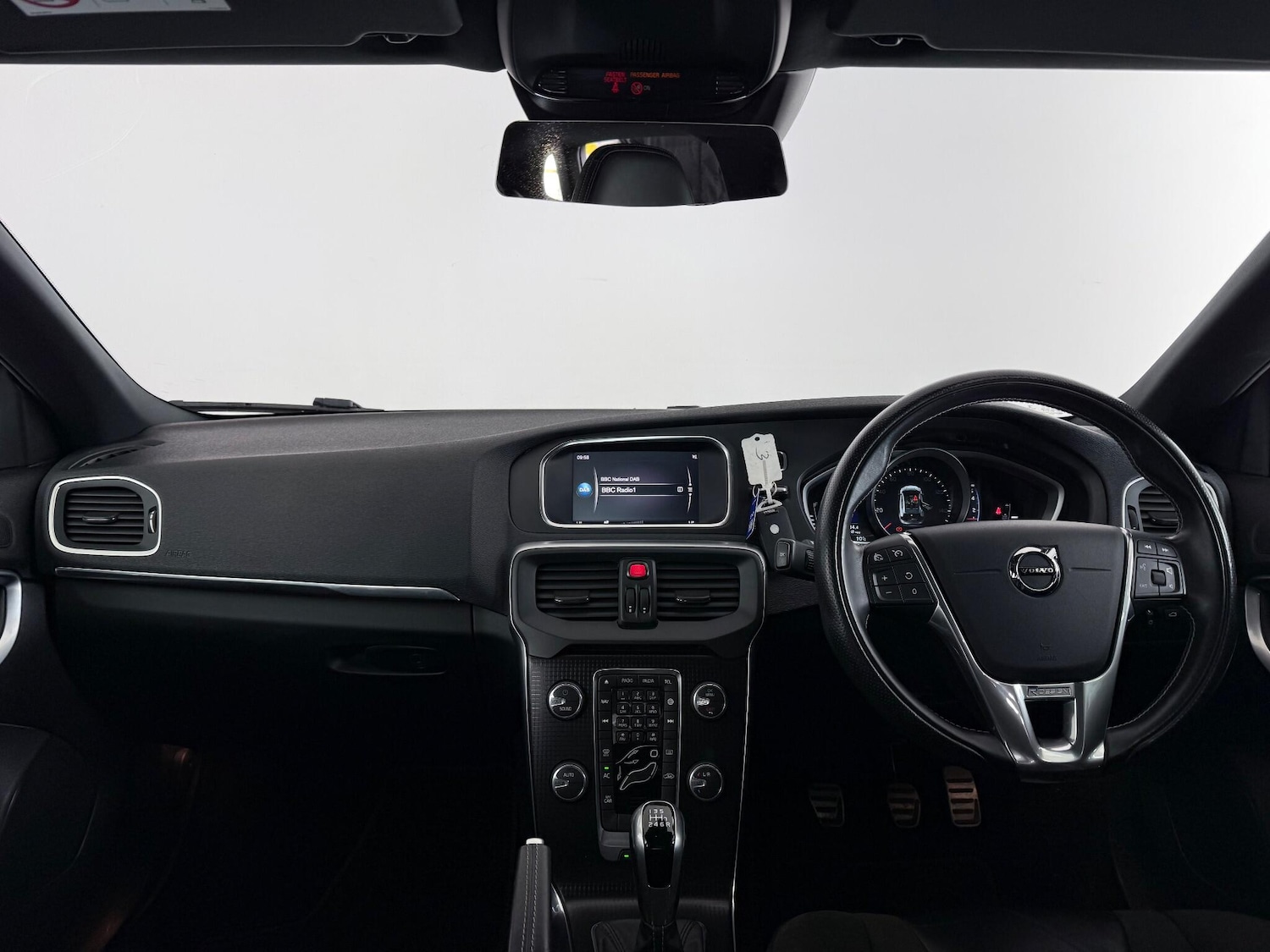 Used Volvo V40 2017 for sale - 77260274: Photo 15