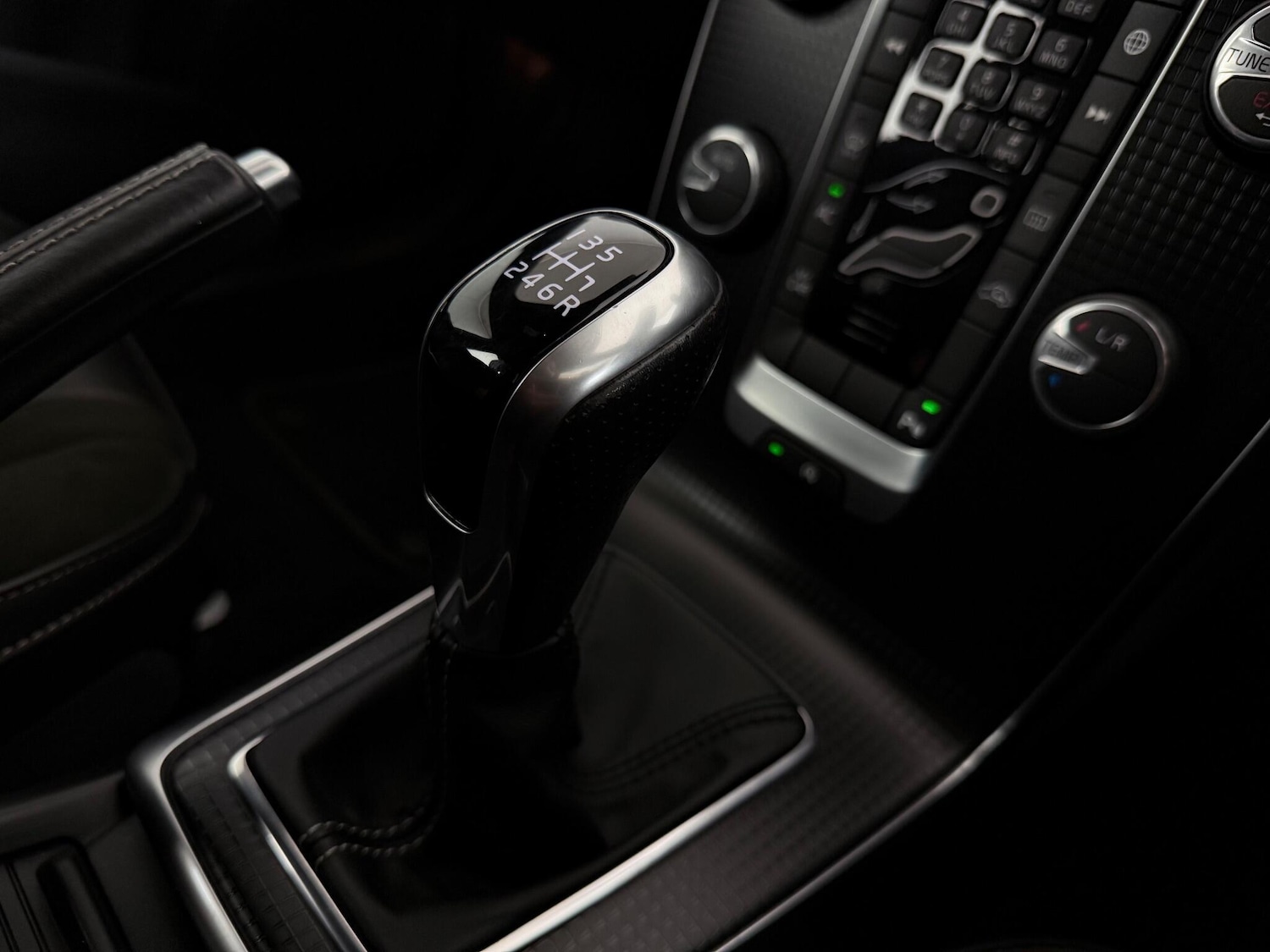 Used Volvo V40 2017 for sale - 77260274: Photo 27