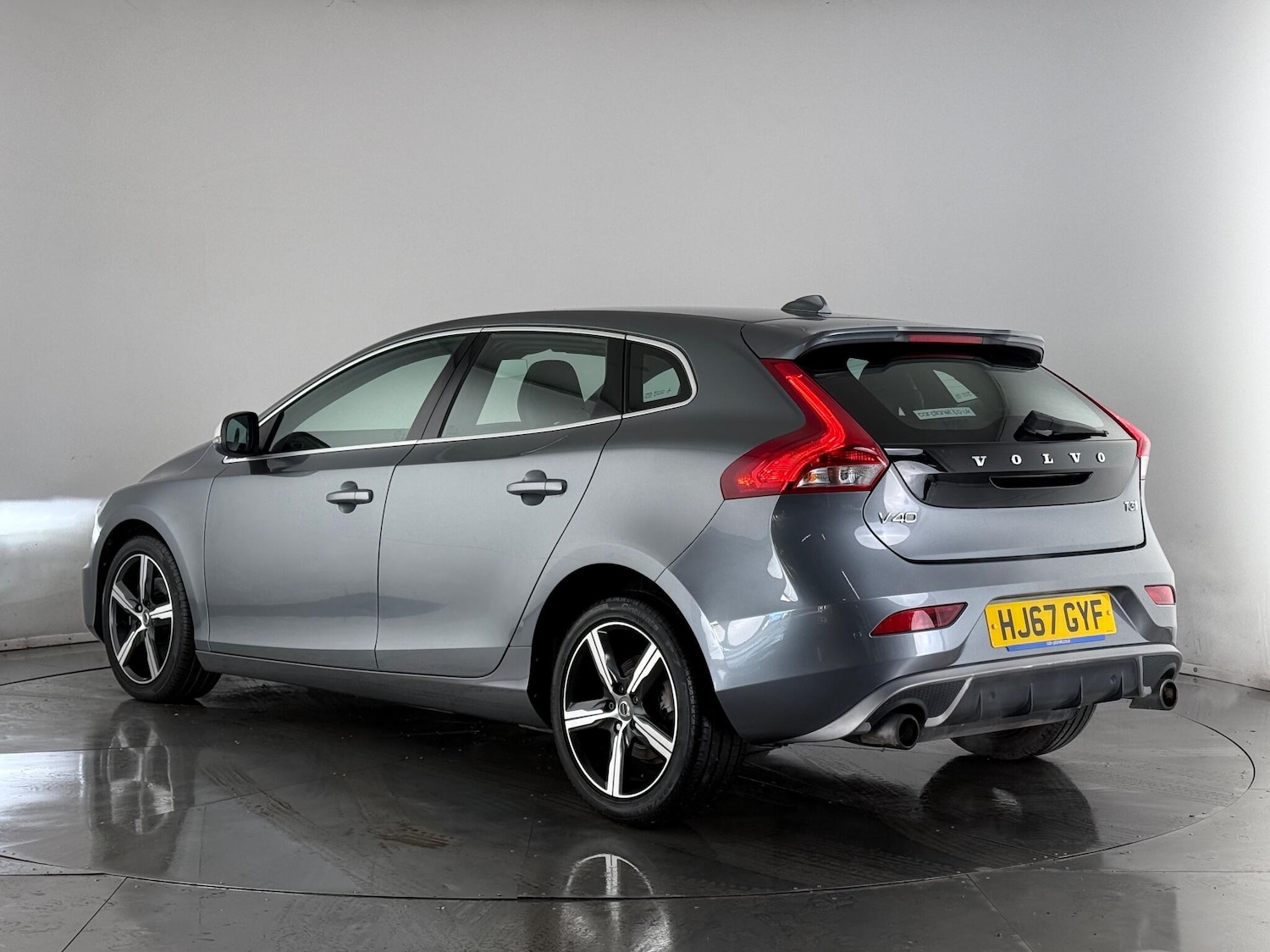 Used Volvo V40 2017 for sale - 77260274: Photo 3