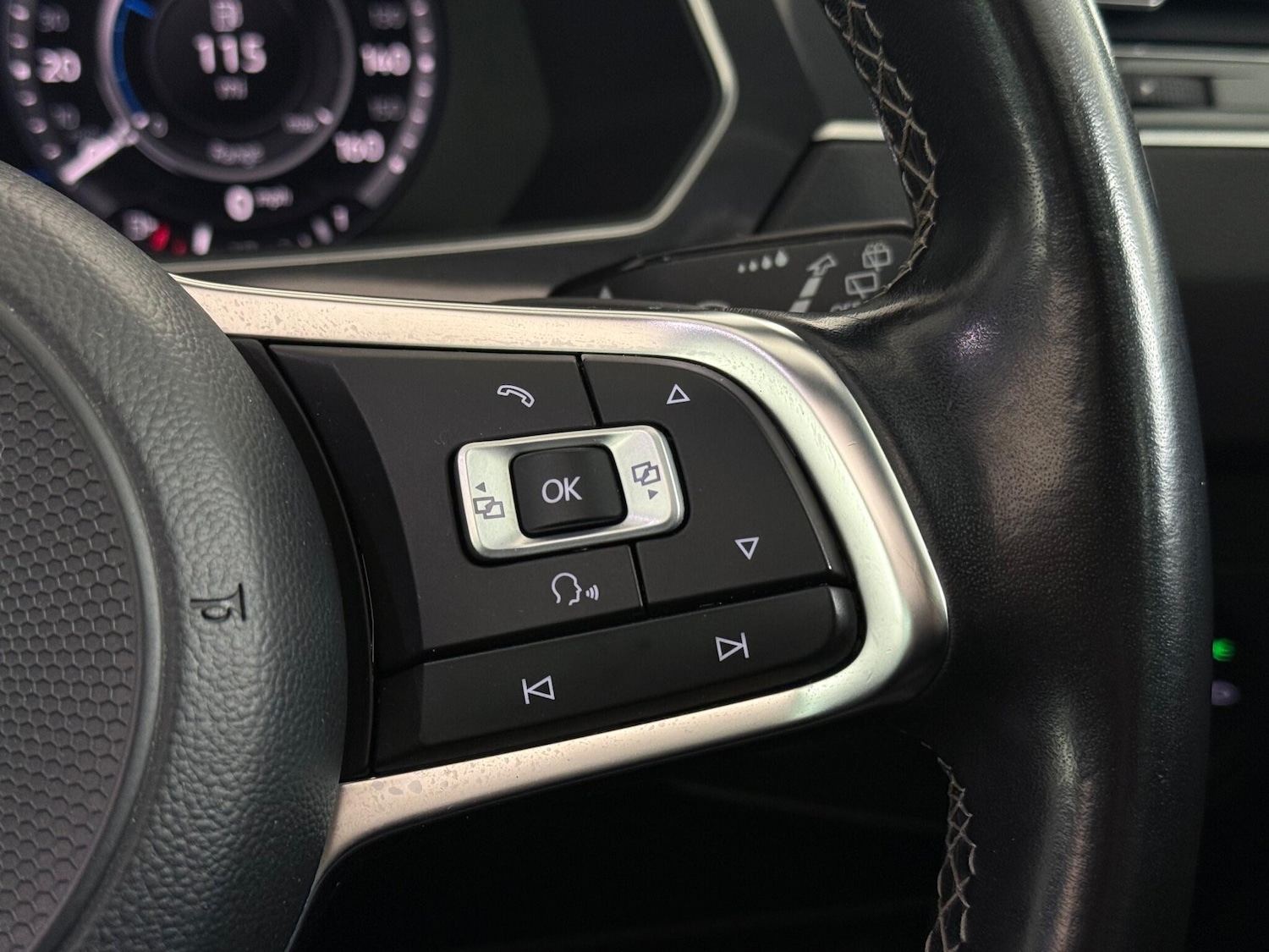 Used Volkswagen Tiguan 2018 for sale - 77260649: Photo 24