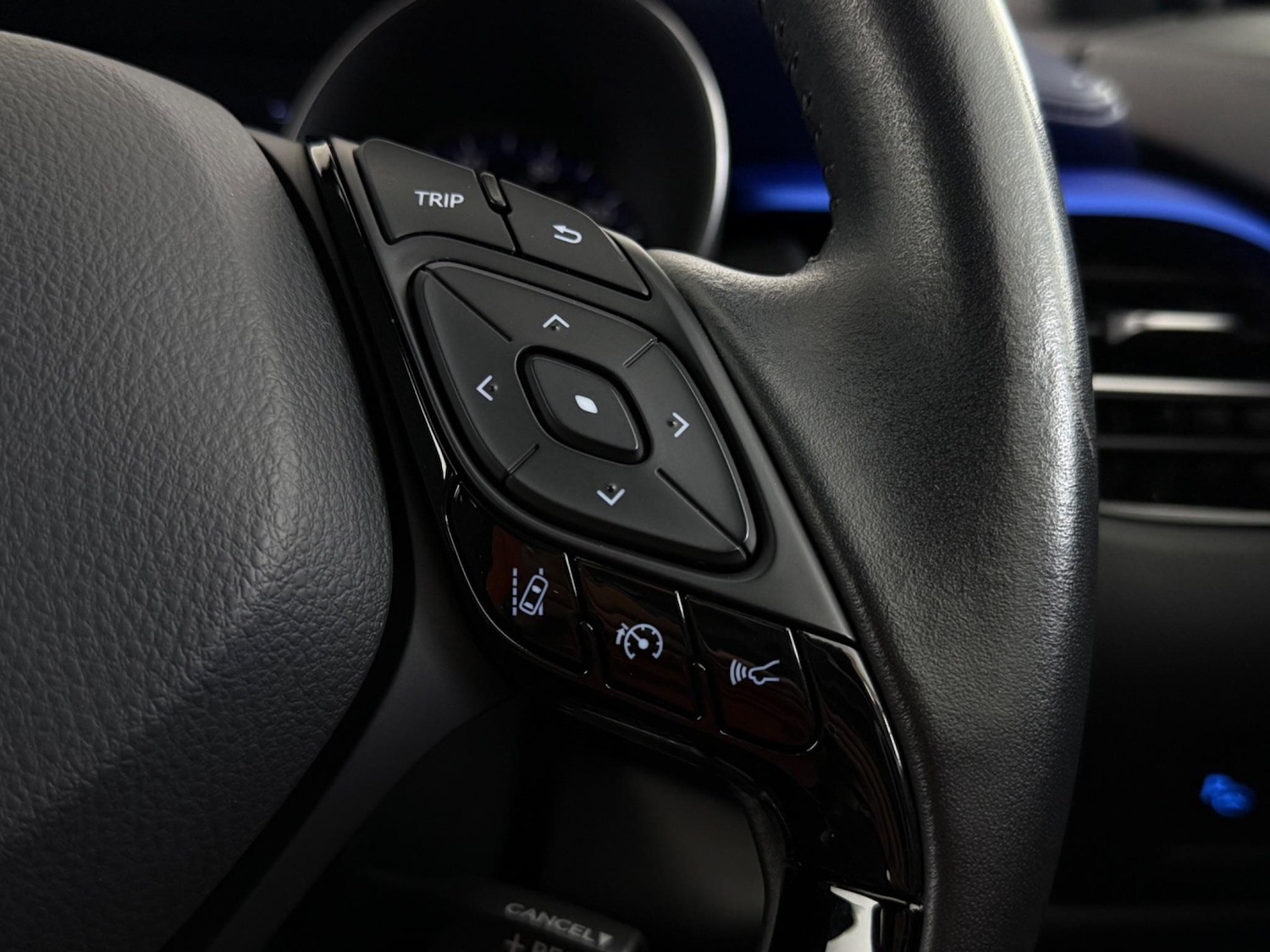 Used Toyota C-HR 2020 for sale - 76468547: Photo 24