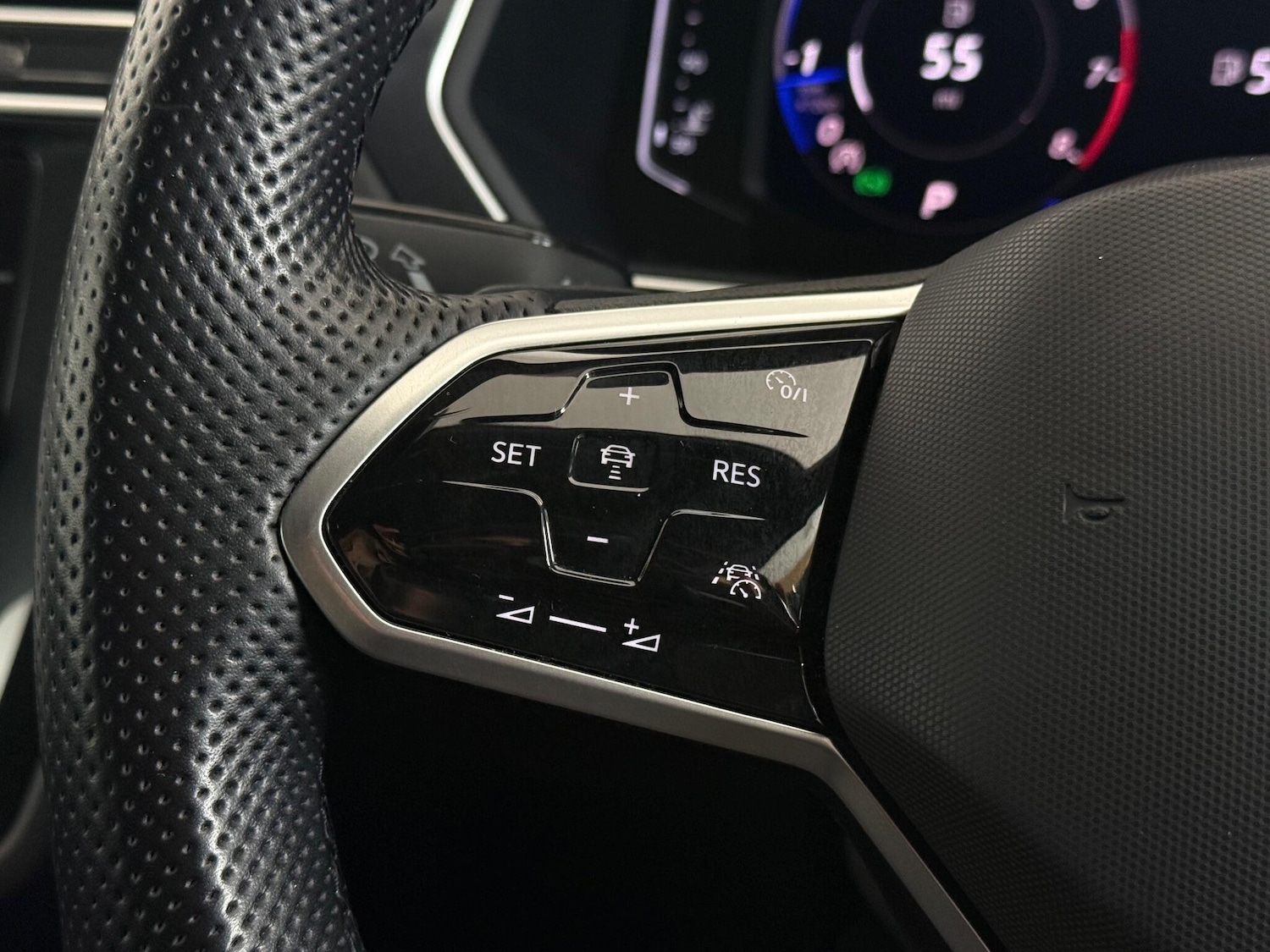 Used Volkswagen Tiguan 2020 for sale - 76468595: Photo 23