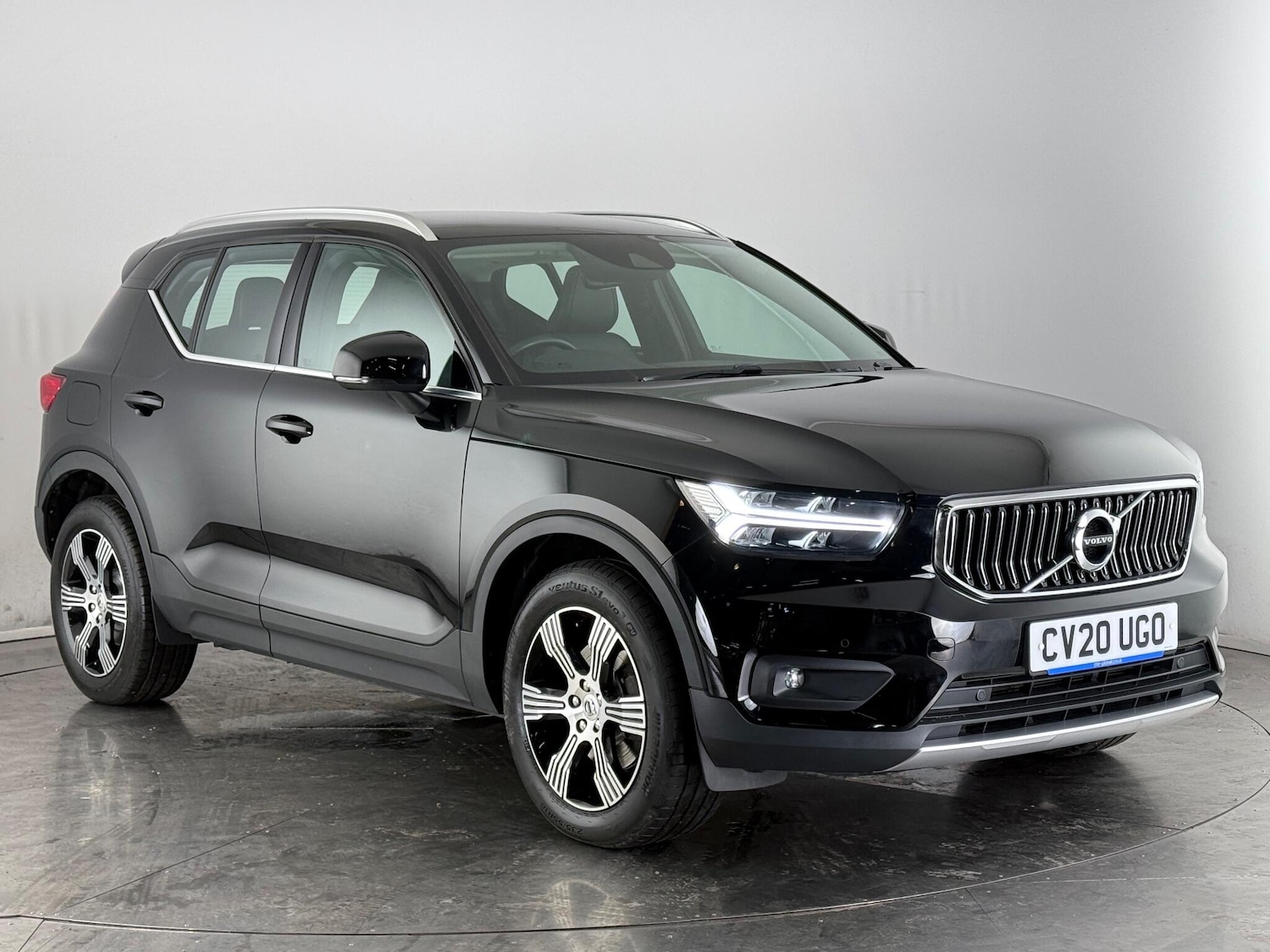 Used Volvo XC40 2020 for sale - 76468424: Photo 1