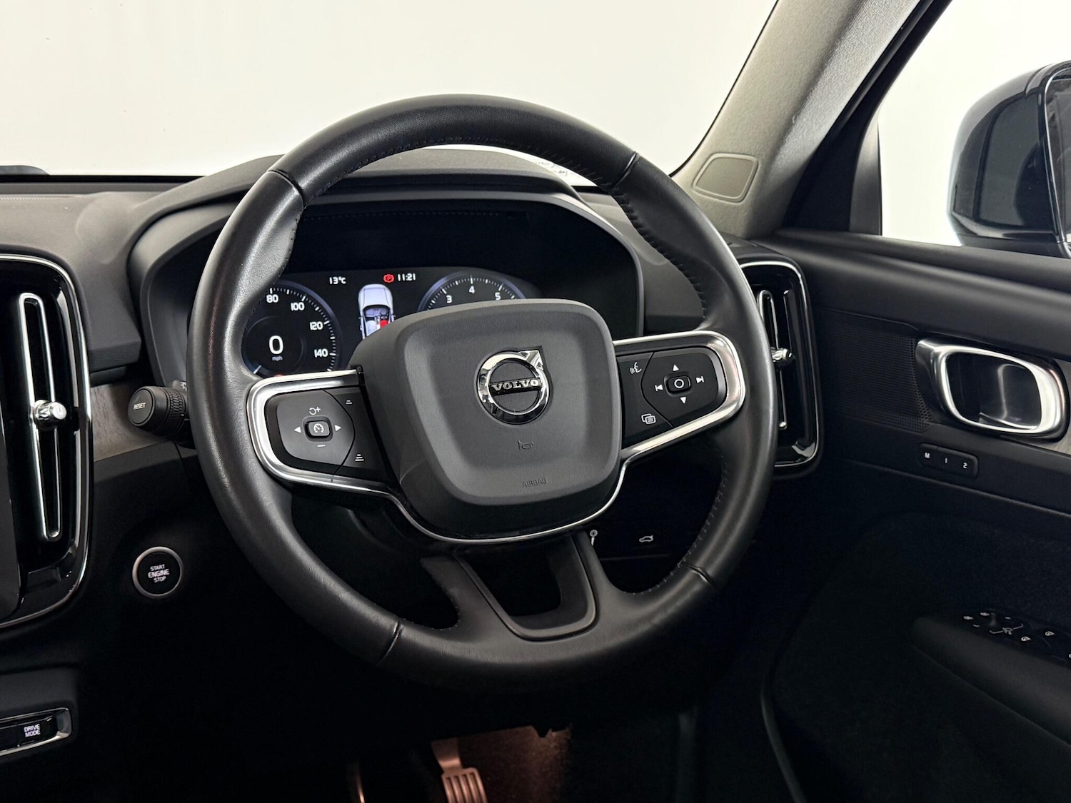 Used Volvo XC40 2020 for sale - 76468424: Photo 28