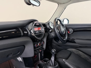 Used MINI Hatch 2017 for sale - 79602396: Photo