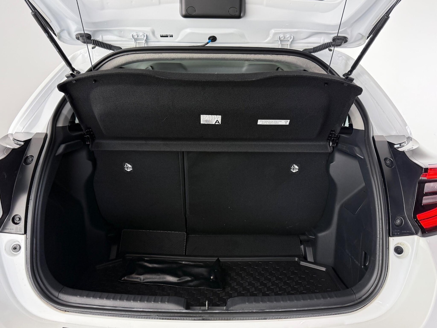 Used Toyota Yaris 2022 for sale - 77217542: Photo 10