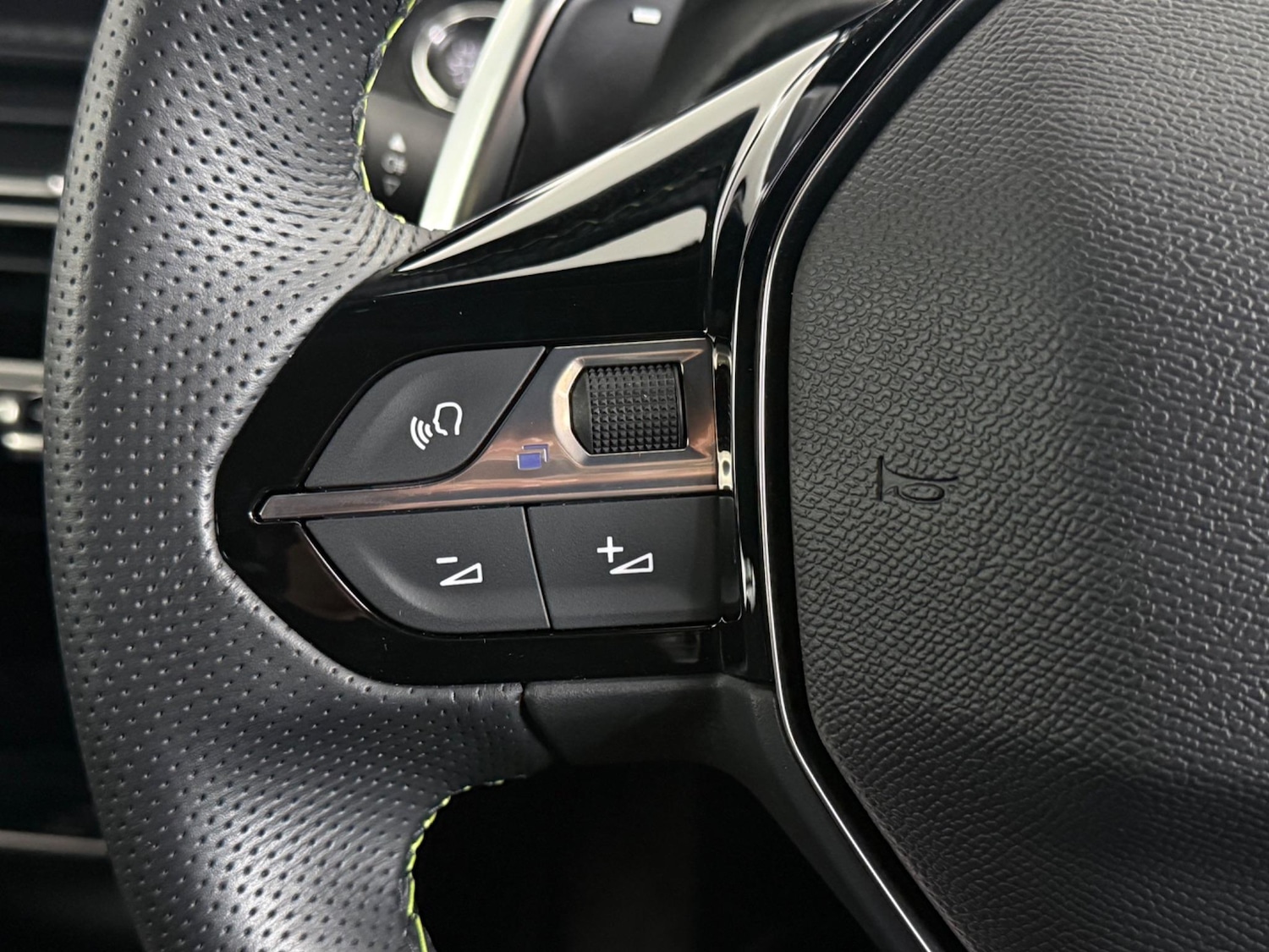 Used Peugeot 2008 2023 for sale - 76468719: Photo 22