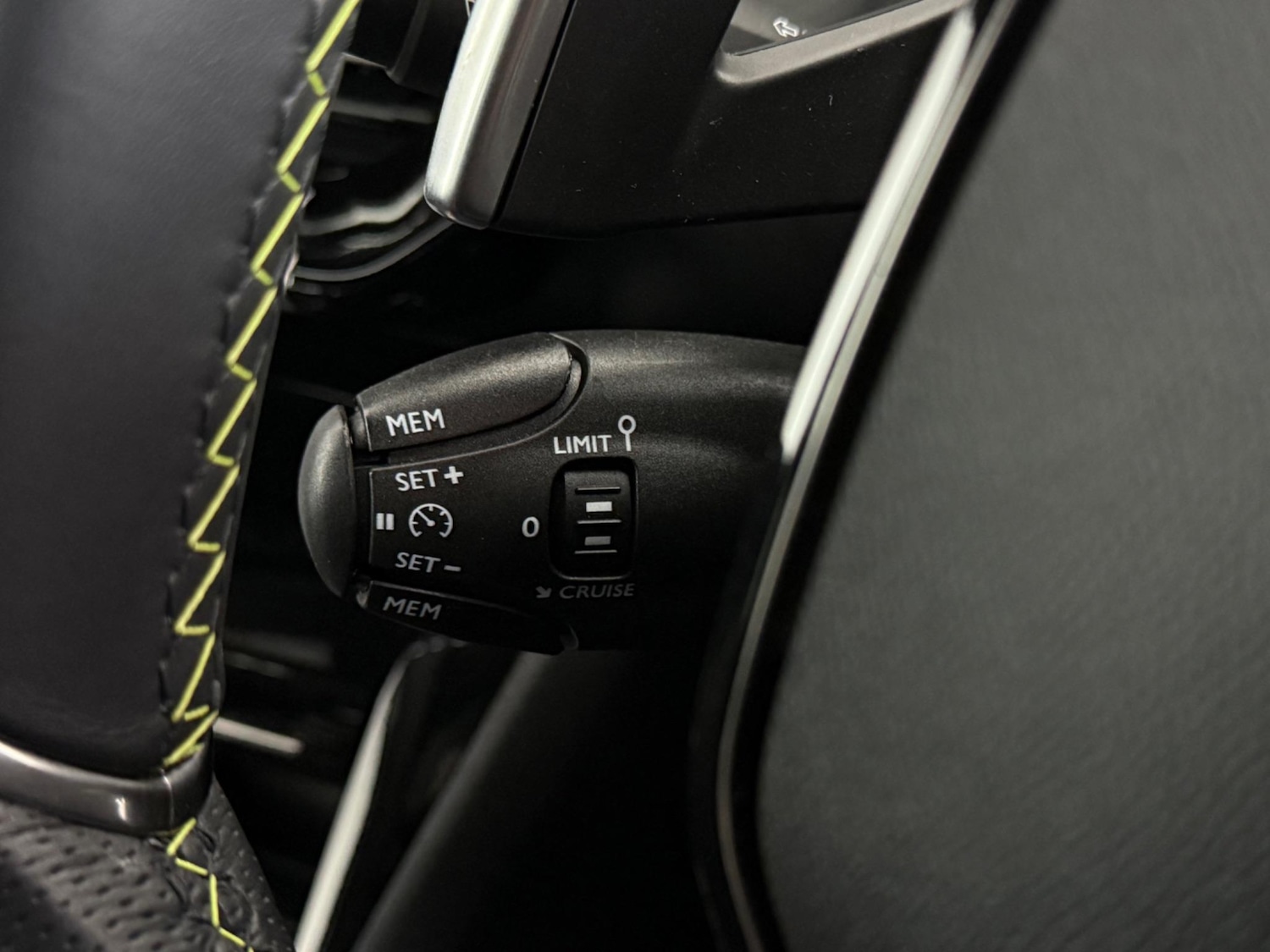 Used Peugeot 2008 2023 for sale - 76468719: Photo 27