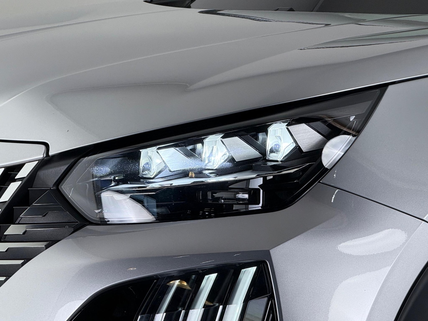 Used Peugeot 2008 2023 for sale - 76468719: Photo 8