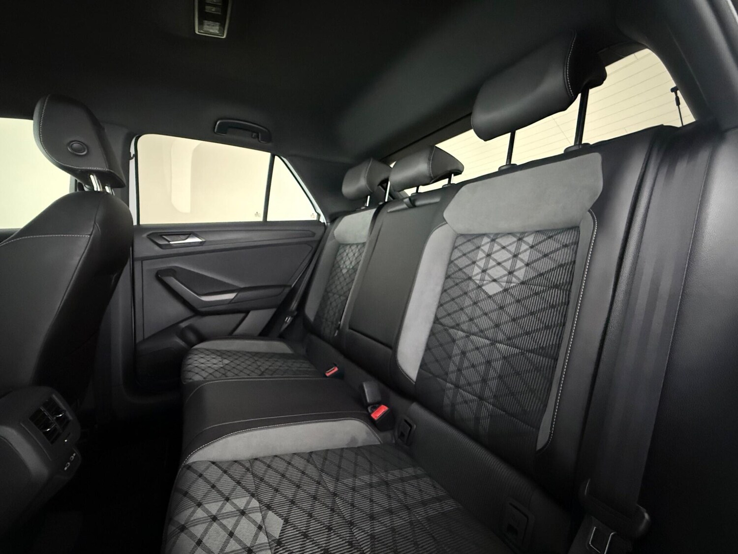 Used Volkswagen T-Roc 2023 for sale - 78063142: Photo 14