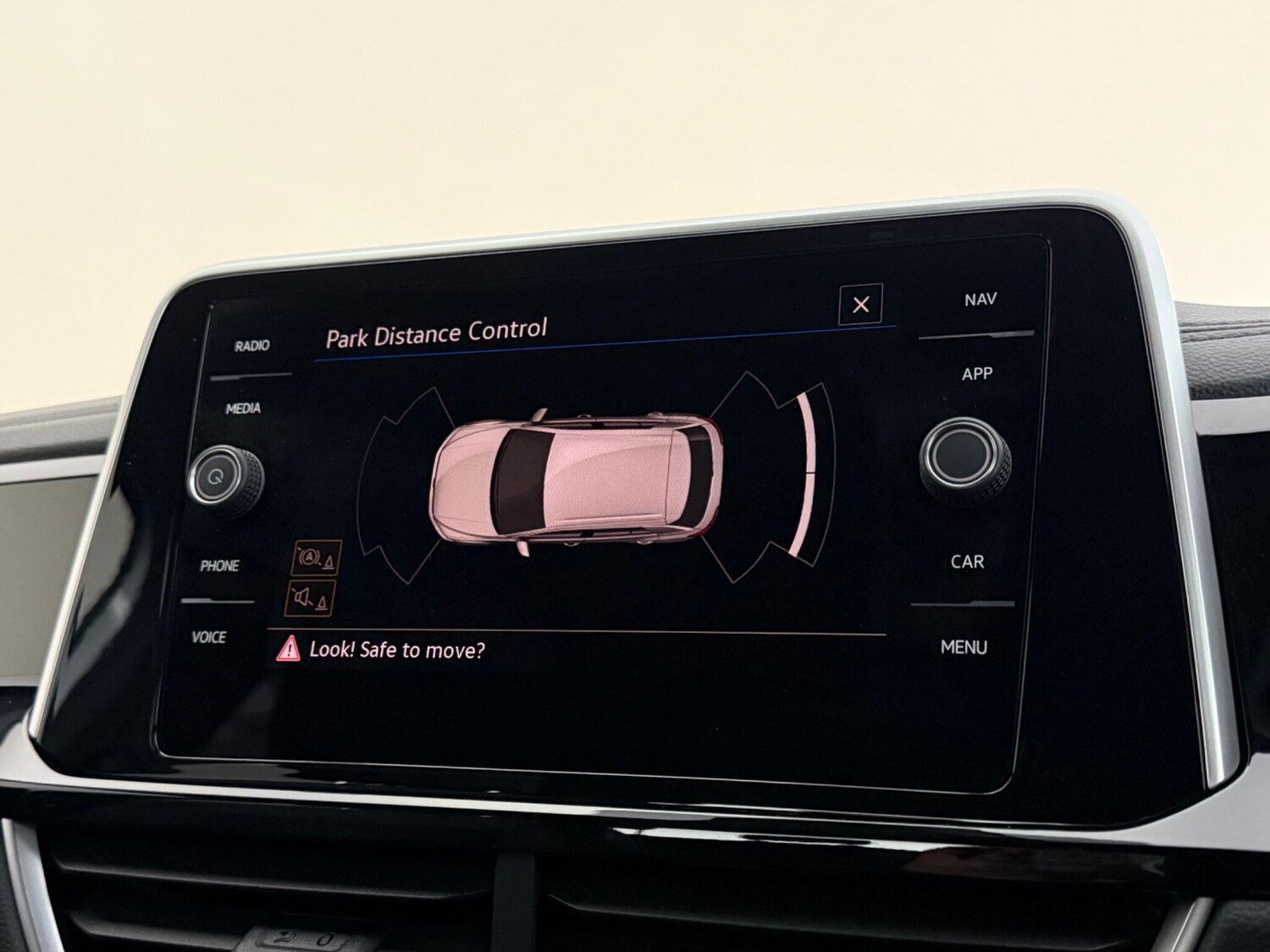 Used Volkswagen T-Roc 2023 for sale - 78063142: Photo 23