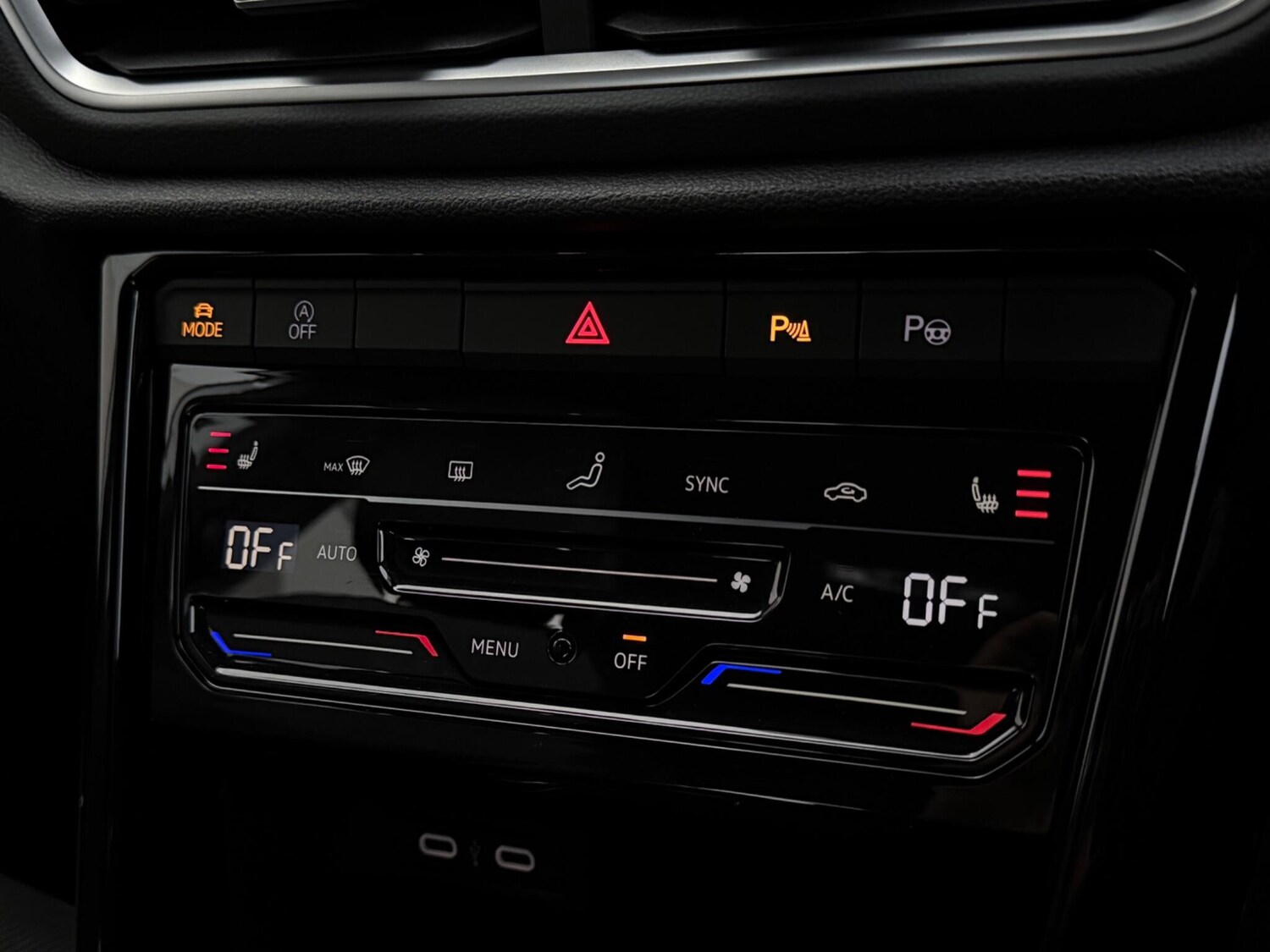 Used Volkswagen T-Roc 2023 for sale - 78063142: Photo 24