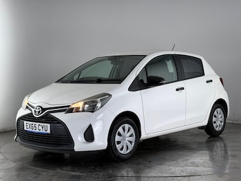 Used Toyota Yaris 2015 for sale - 77790157: Photo
