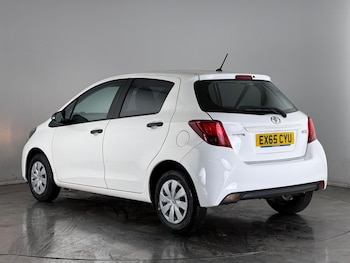 Used Toyota Yaris 2015 for sale - 77790157: Photo