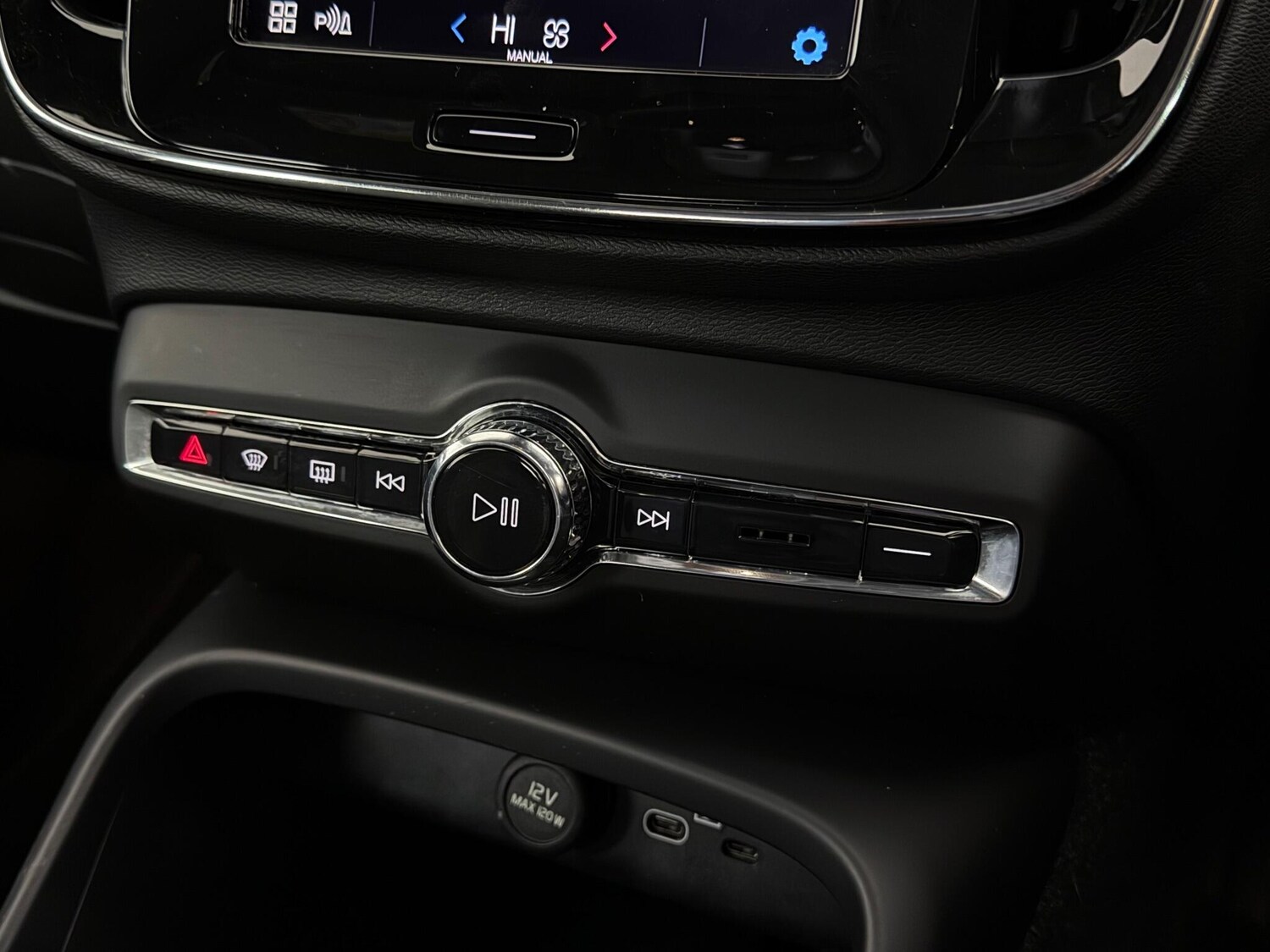 Used Volvo XC40 2022 for sale - 77181150: Photo 35