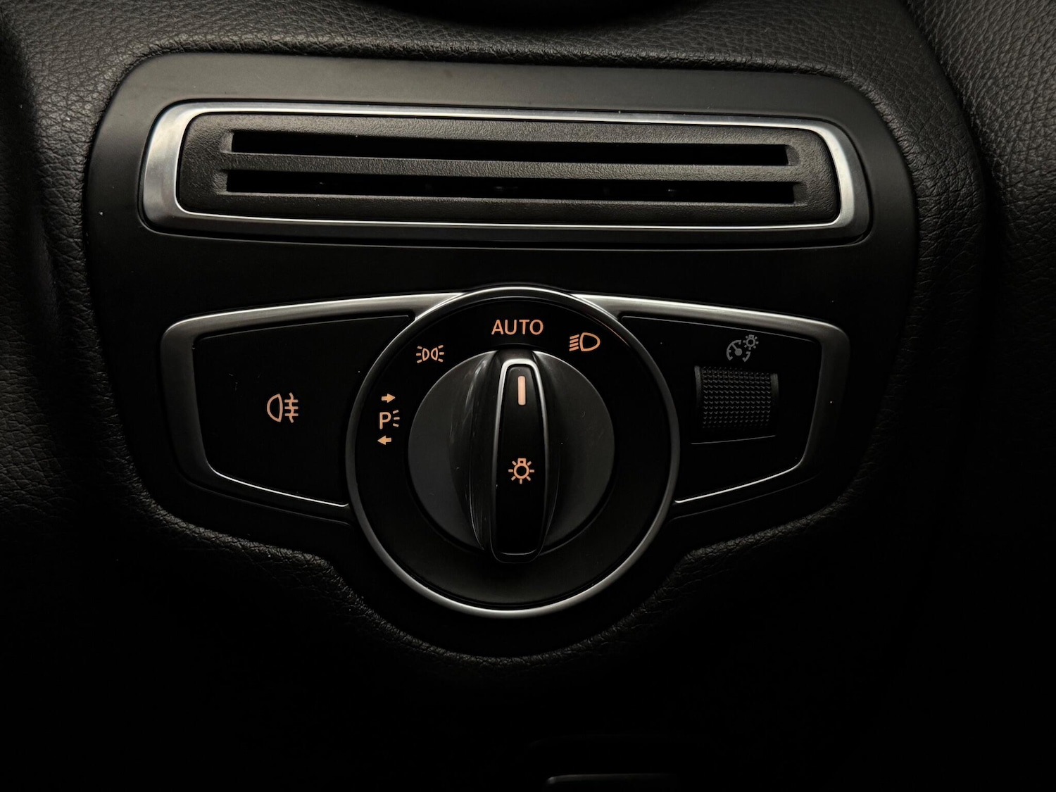 Used Mercedes-Benz C Class 2019 for sale - 77180943: Photo 27