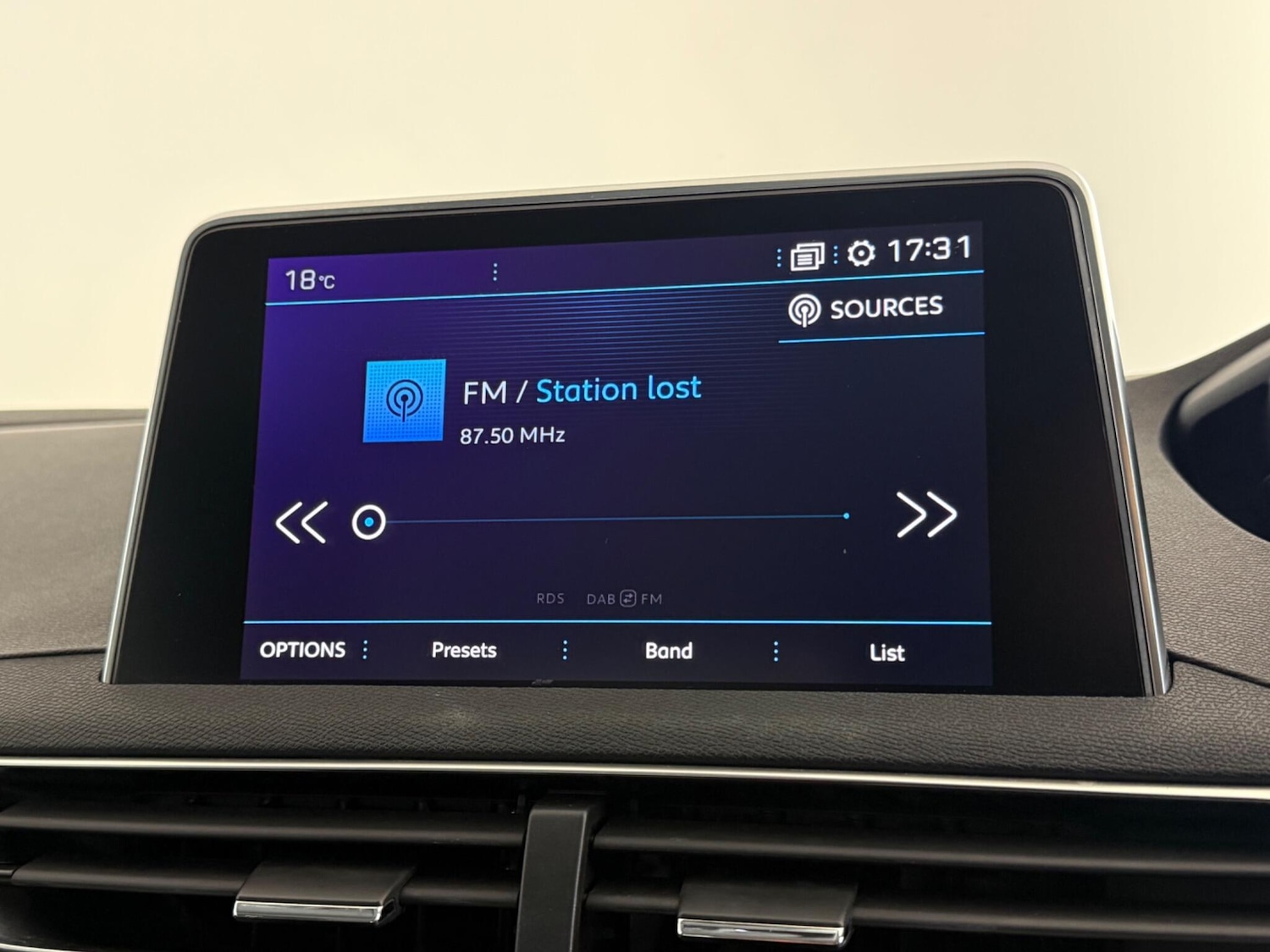 Used Peugeot 3008 2018 for sale - 77216659: Photo 23