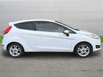 Used Ford Fiesta 2015 for sale - 76552626: Photo