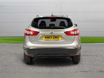 Used Nissan Qashqai 2017 for sale - 76390230: Photo