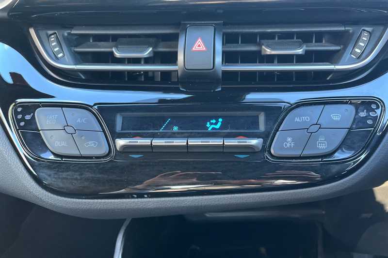Used Toyota C-HR 2018 for sale - 75860330: Photo 12
