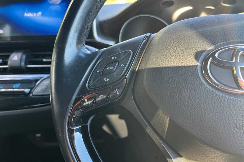 Used Toyota C-HR 2018 for sale - 75860330: Photo 16