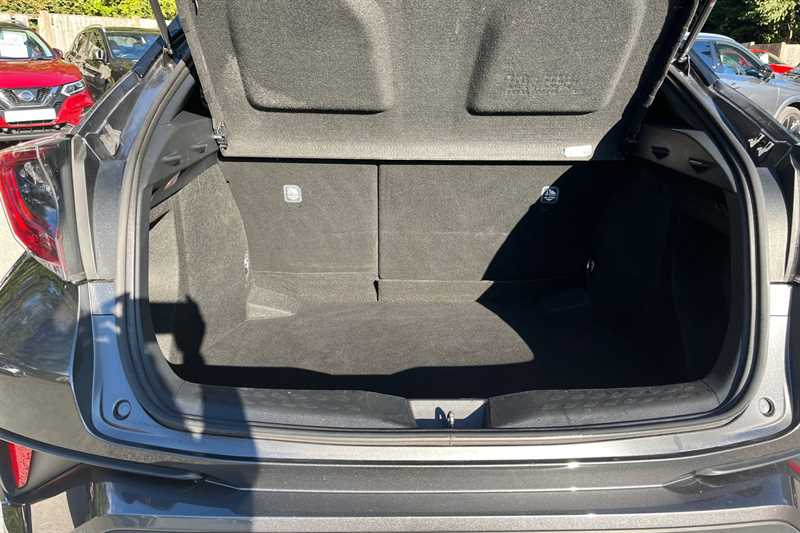 Used Toyota C-HR 2018 for sale - 75860330: Photo 20