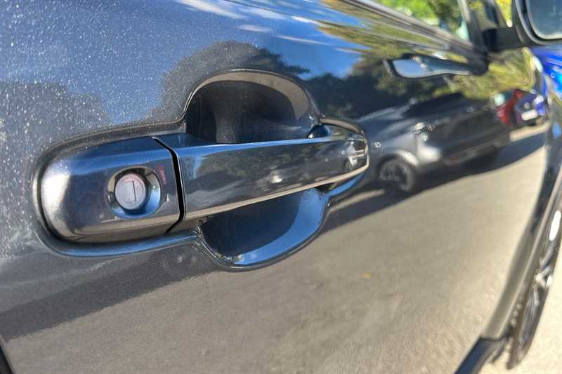 Used Toyota C-HR 2018 for sale - 75860330: Photo 23