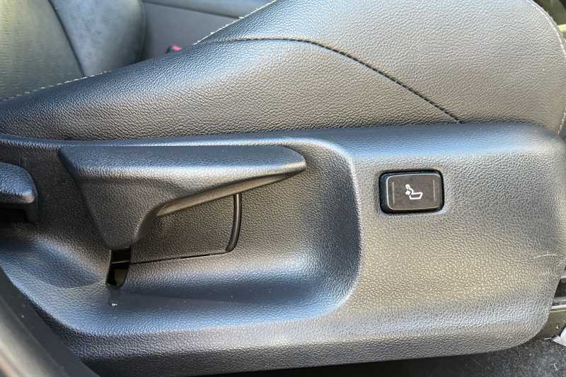 Used Toyota C-HR 2018 for sale - 75860330: Photo 30
