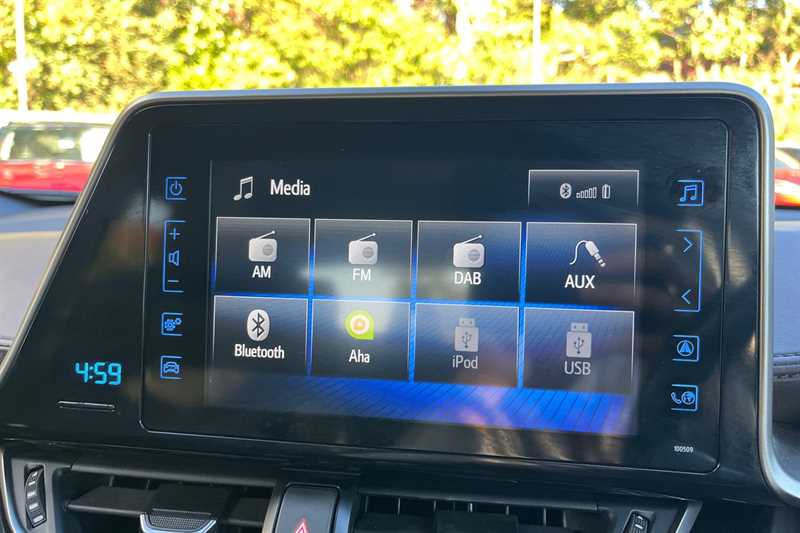 Used Toyota C-HR 2018 for sale - 75860330: Photo 40