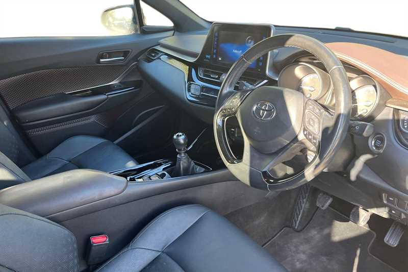 Used Toyota C-HR 2018 for sale - 75860330: Photo 8