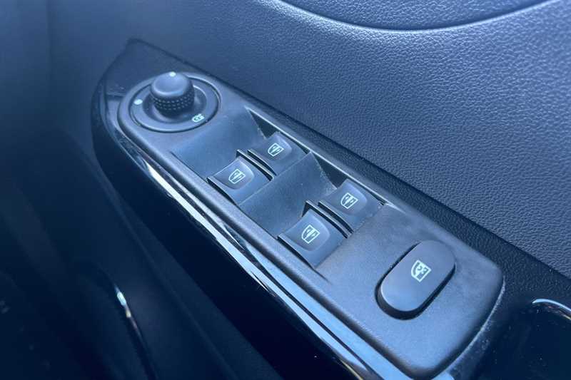Used Renault Captur 2016 for sale - 76003786: Photo 18