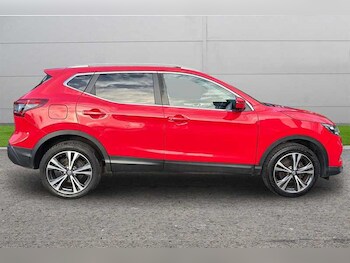 Used Nissan Qashqai 2017 for sale - 76705902: Photo