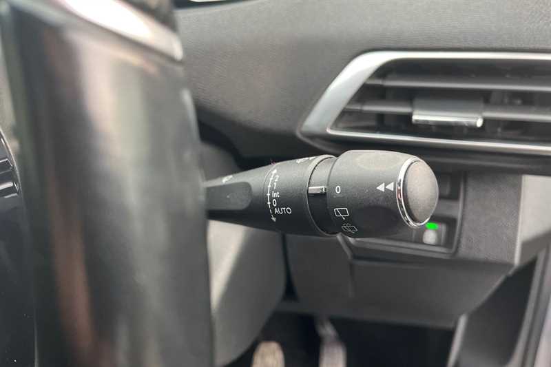 Used Peugeot 5008 2020 for sale - 77239641: Photo 29