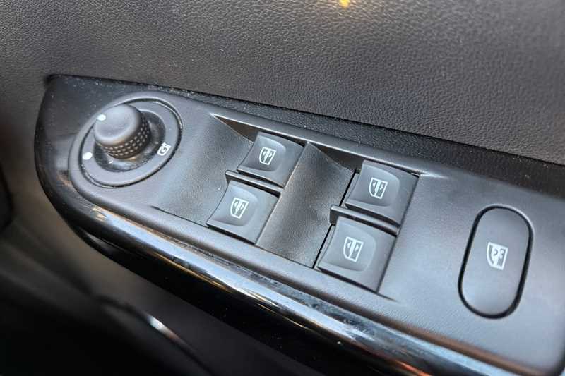 Used Renault Captur 2017 for sale - 77043175: Photo 19