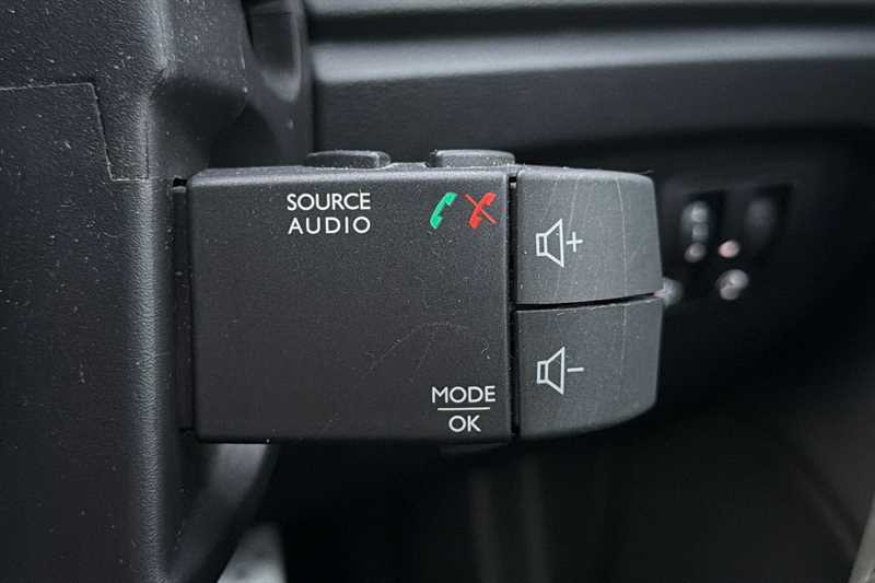 Used Renault Captur 2017 for sale - 77043175: Photo 43