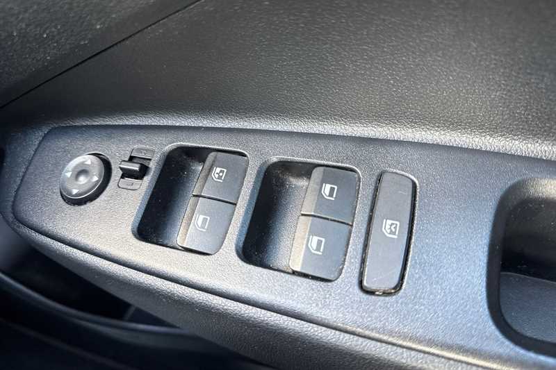 Used Hyundai i10 2020 for sale - 76754811: Photo 18