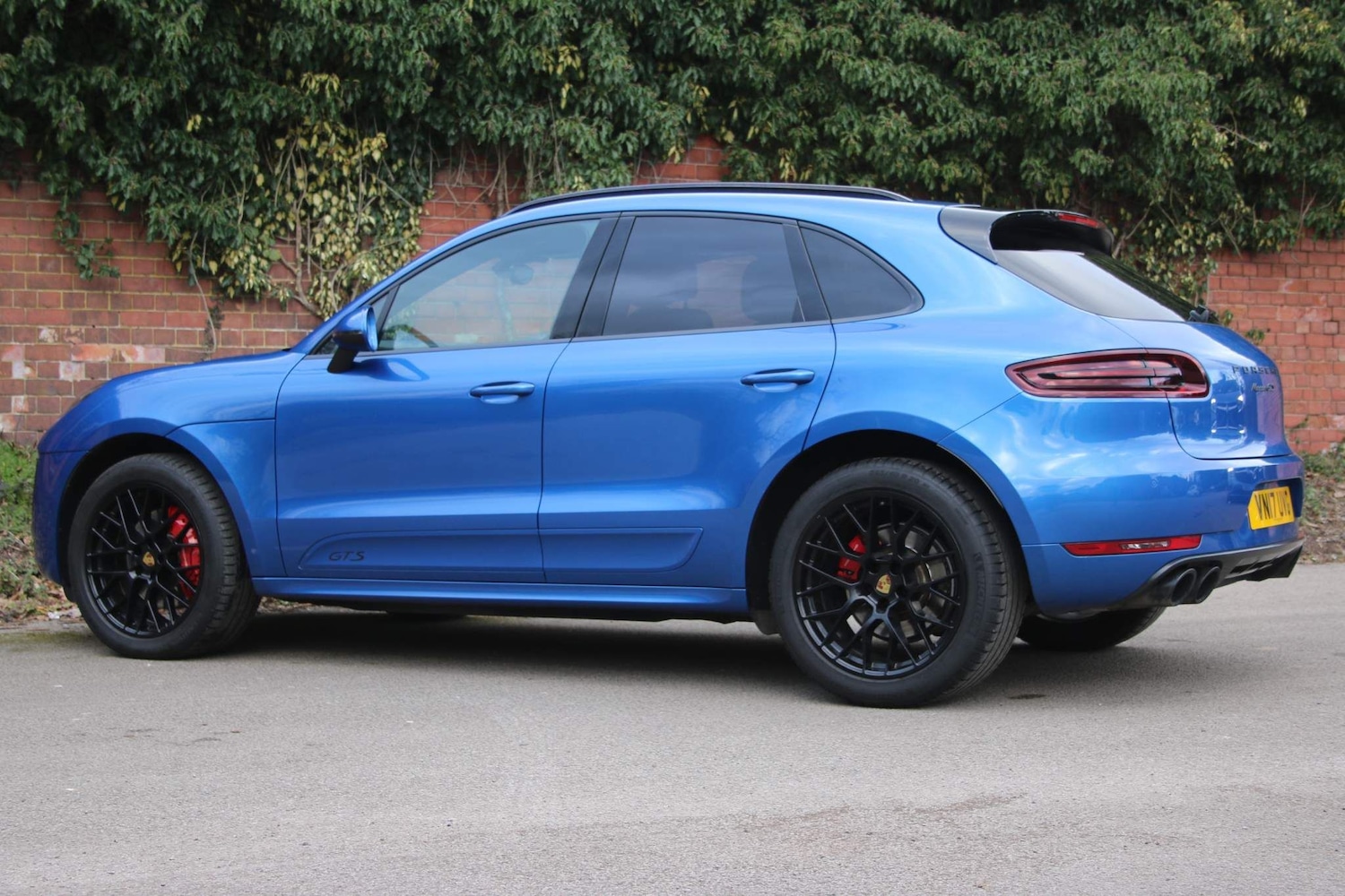 Used Porsche Macan for sale - 77808641: Photo 2