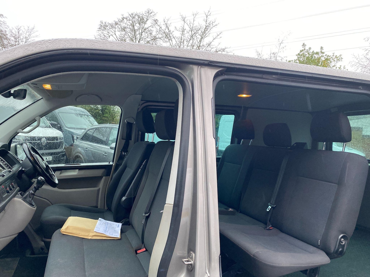 Used Volkswagen Transporter 2018 for sale - 77549772: Photo 11