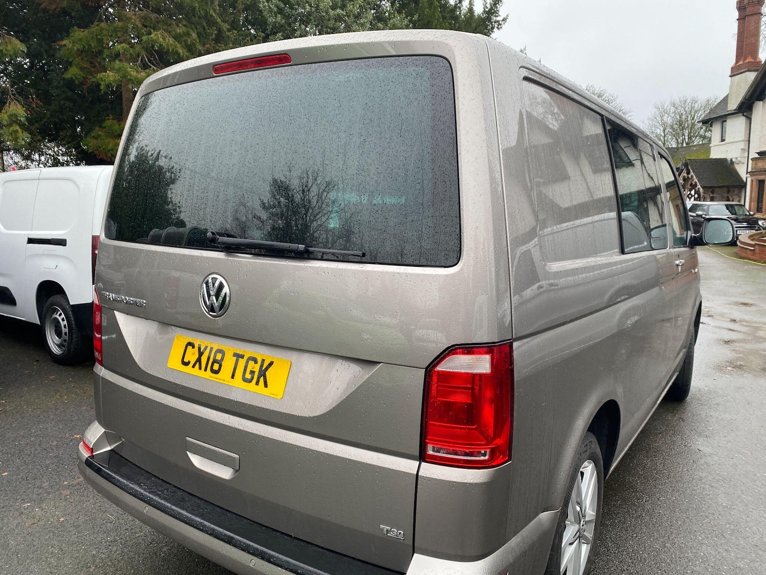 Used Volkswagen Transporter 2018 for sale - 77549772: Photo 2