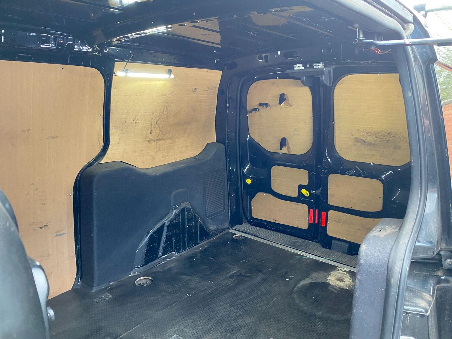 Used Ford Transit Connect 2015 for sale - 78184302: Photo 6